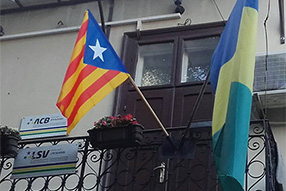 Zastave Katalonije istaknute u vojvođanskim mestima